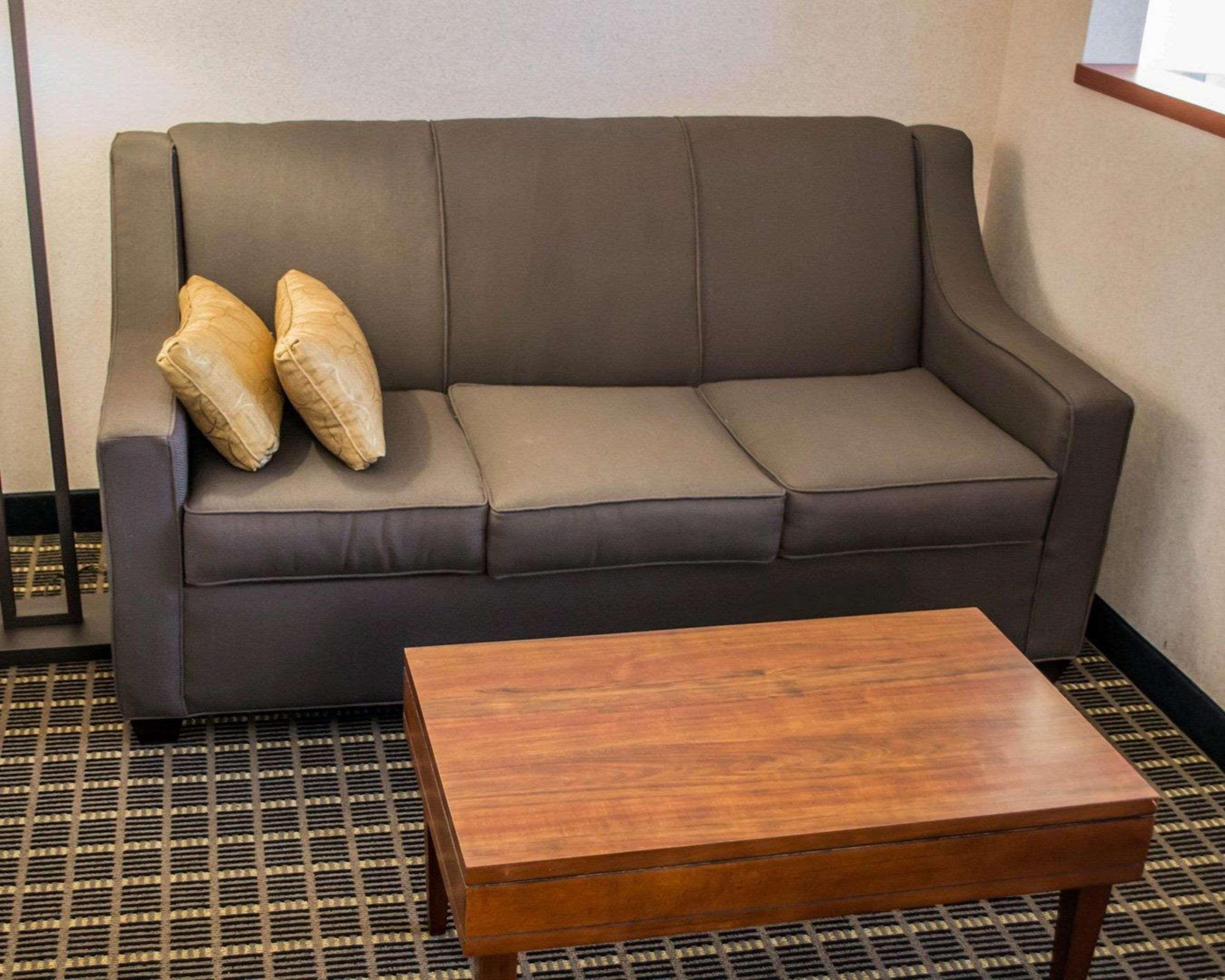 Comfort Suites Portland Southwest Extérieur photo