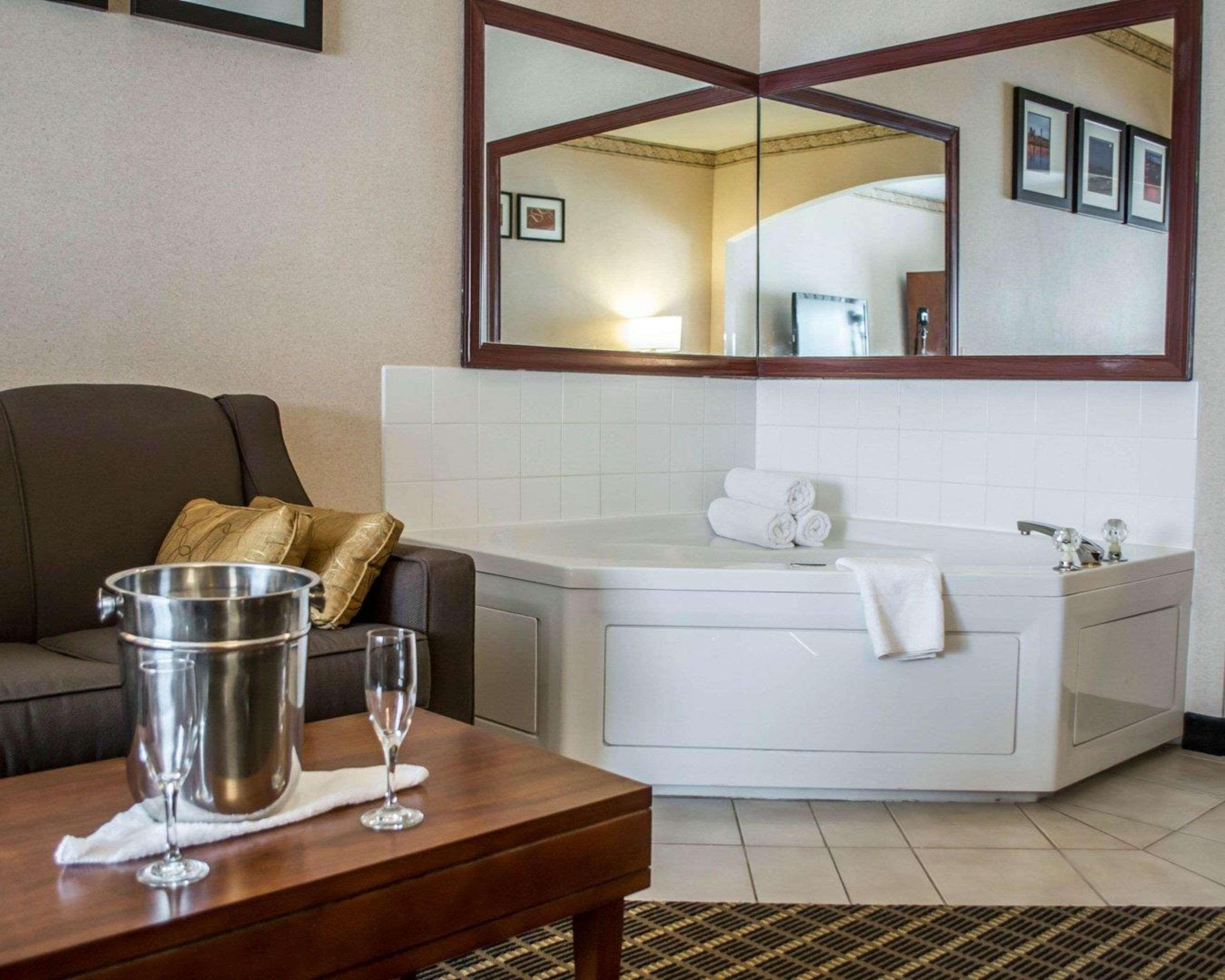 Comfort Suites Portland Southwest Extérieur photo
