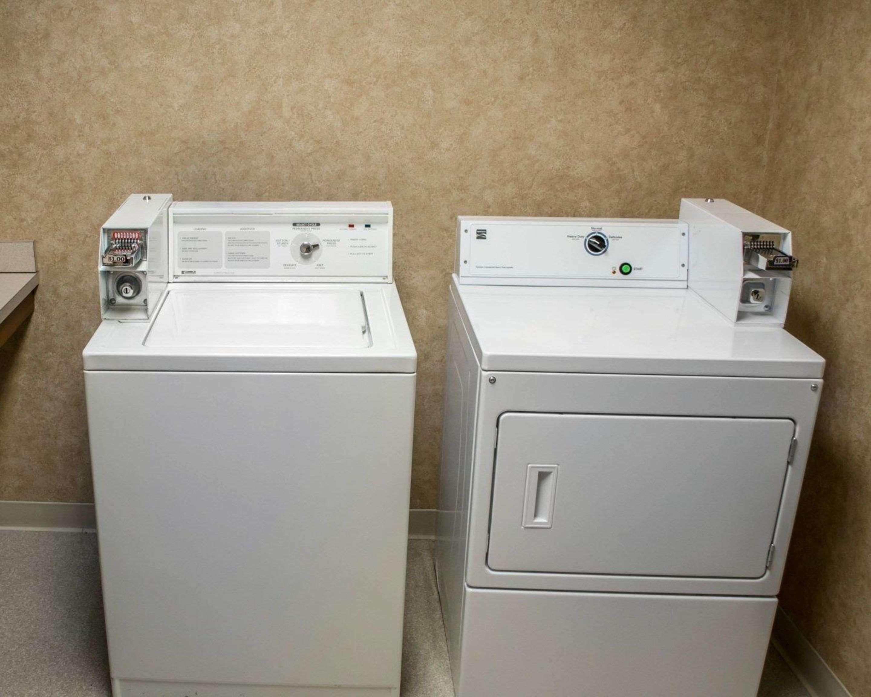 Comfort Suites Portland Southwest Extérieur photo