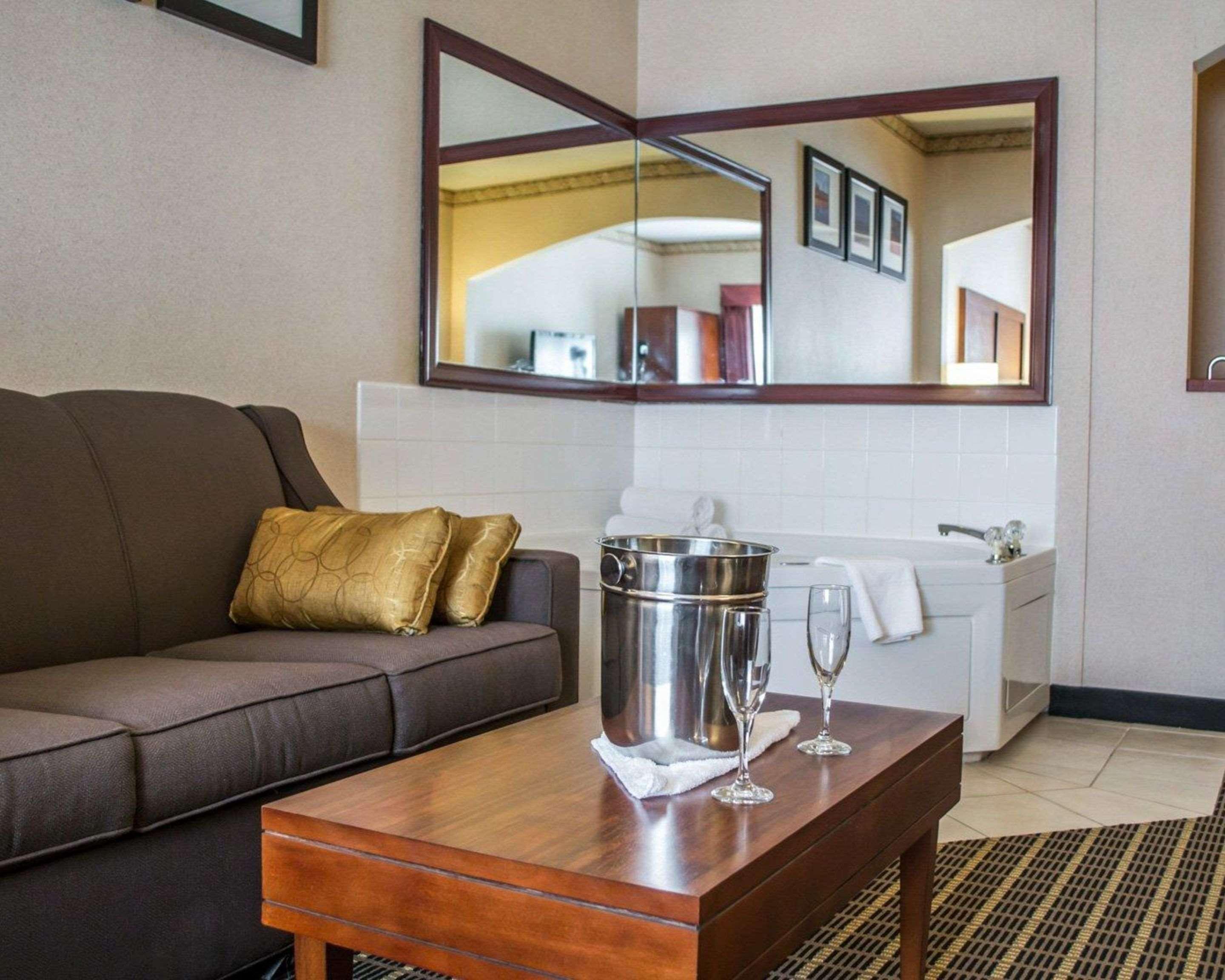 Comfort Suites Portland Southwest Extérieur photo