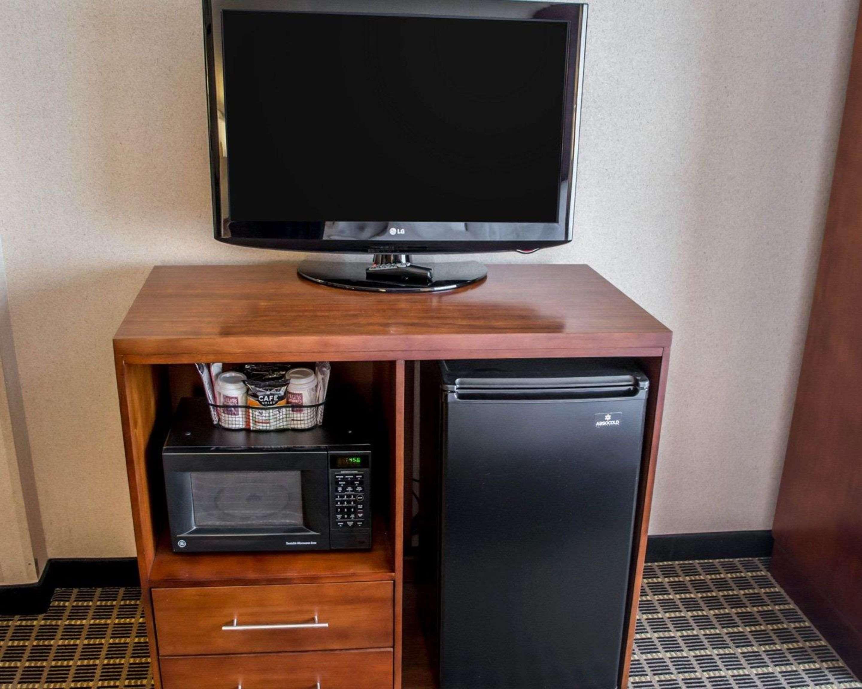 Comfort Suites Portland Southwest Extérieur photo