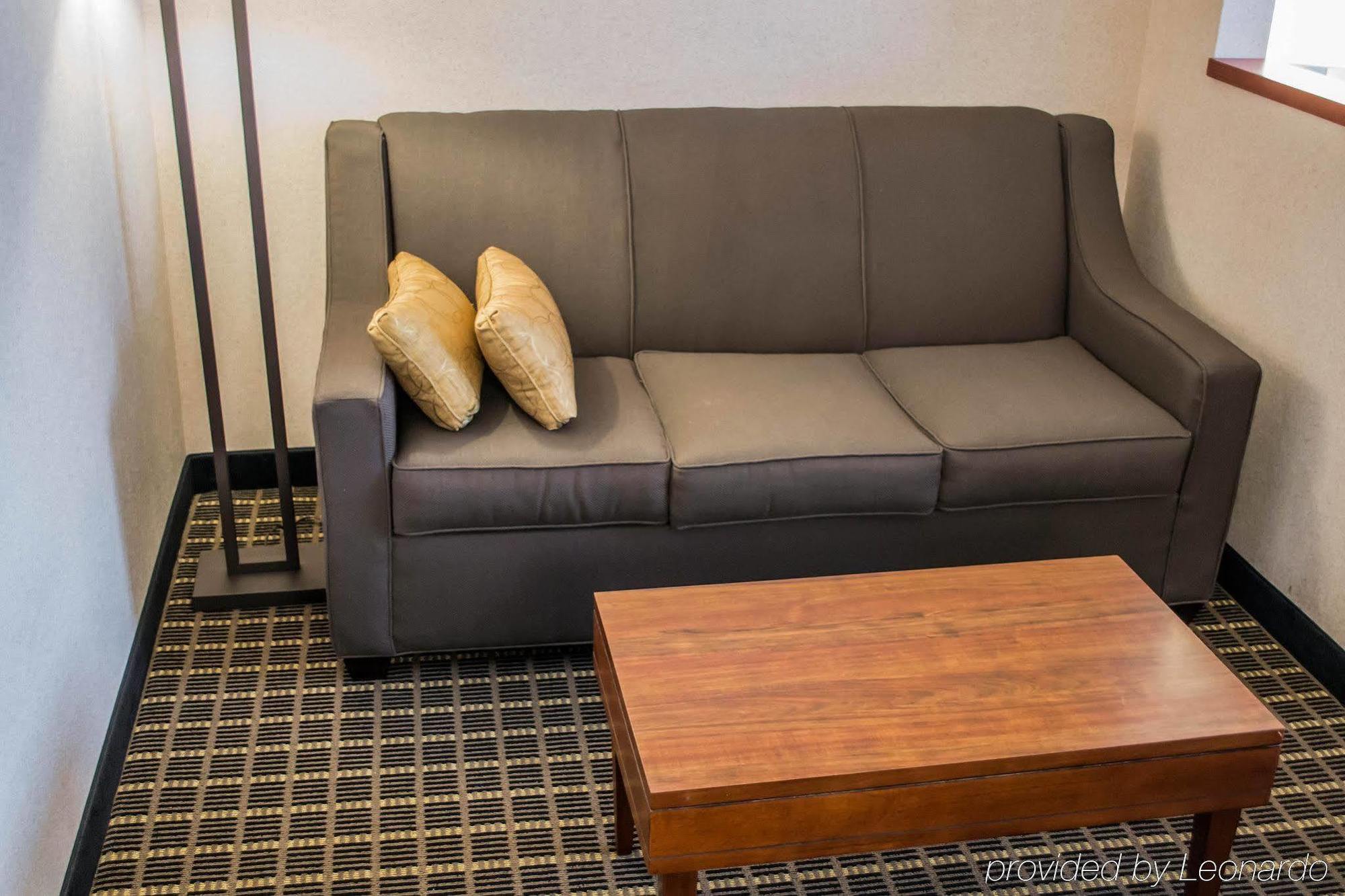 Comfort Suites Portland Southwest Extérieur photo